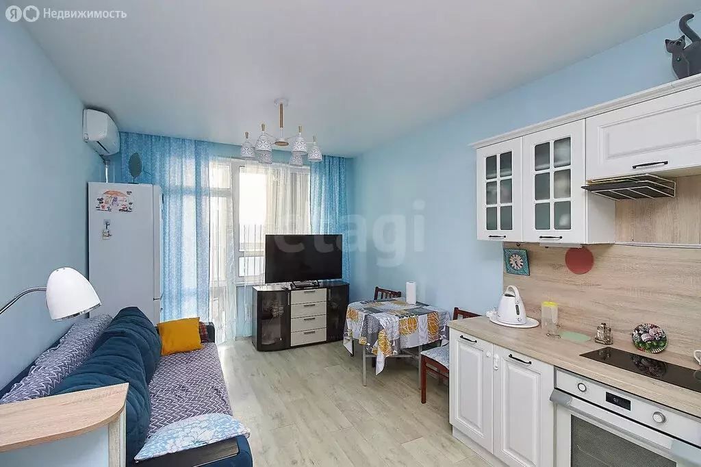 1-комнатная квартира: Тюмень, улица Сергея Свиридова, 7 (37.3 м) - Фото 1