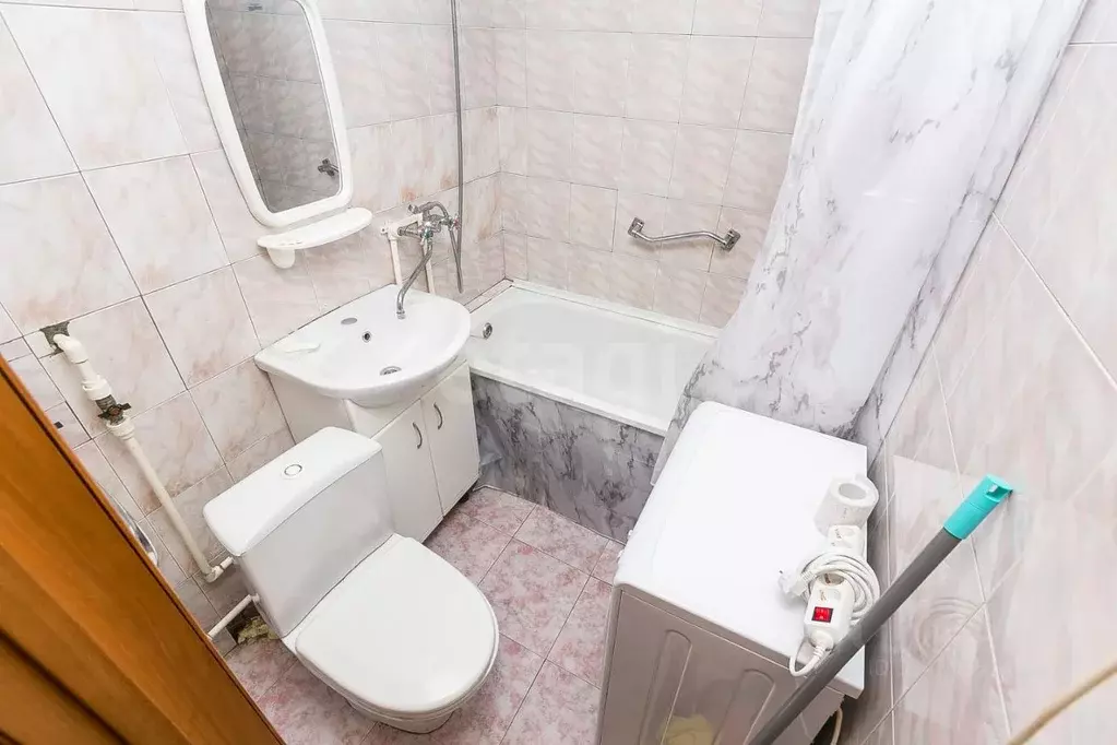 2-к кв. Тюменская область, Тюмень Ямская ул., 106 (46.9 м) - Фото 0