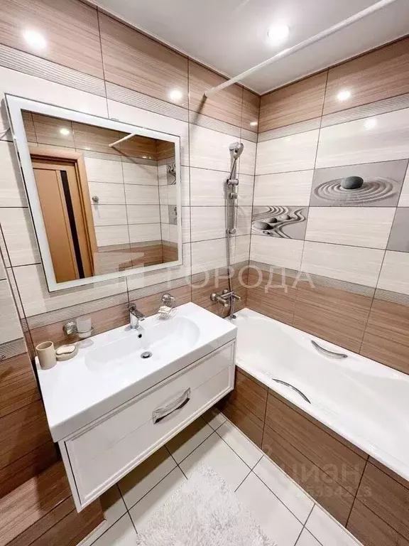 3-к кв. Алтайский край, Барнаул ул. Антона Петрова, 235Б (96.0 м) - Фото 1