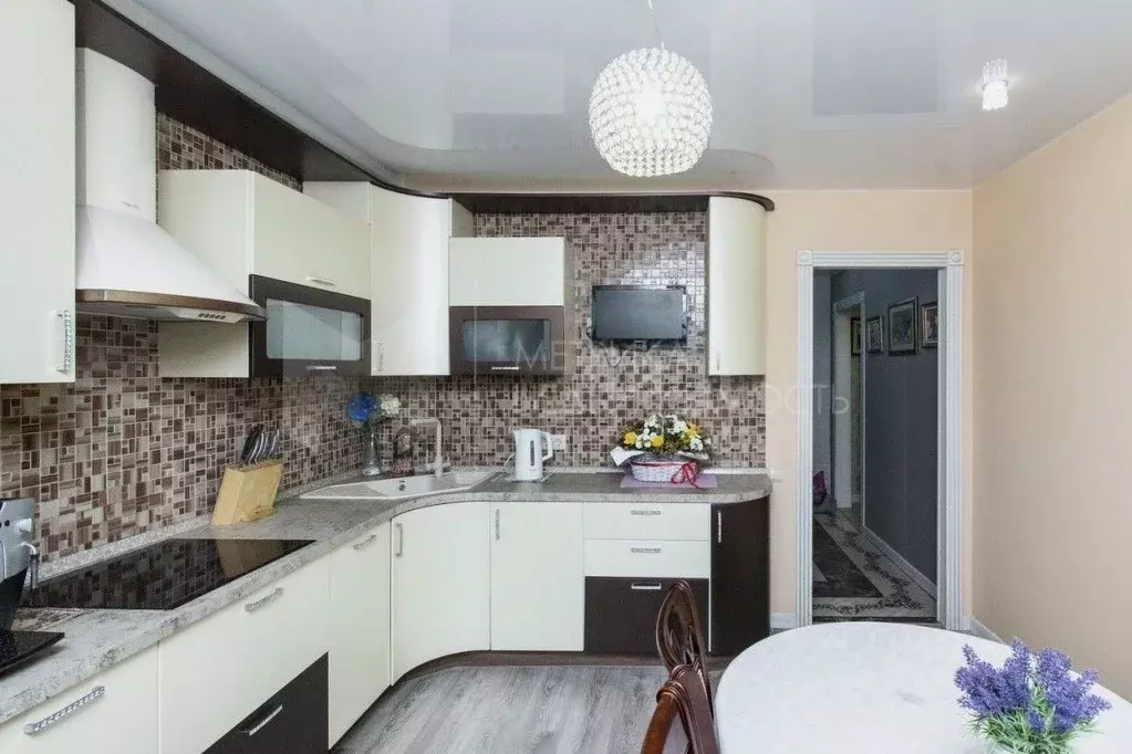 4-к кв. Тюменская область, Тюмень ул. 50 лет Октября, 74к2 (105.0 м) - Фото 1