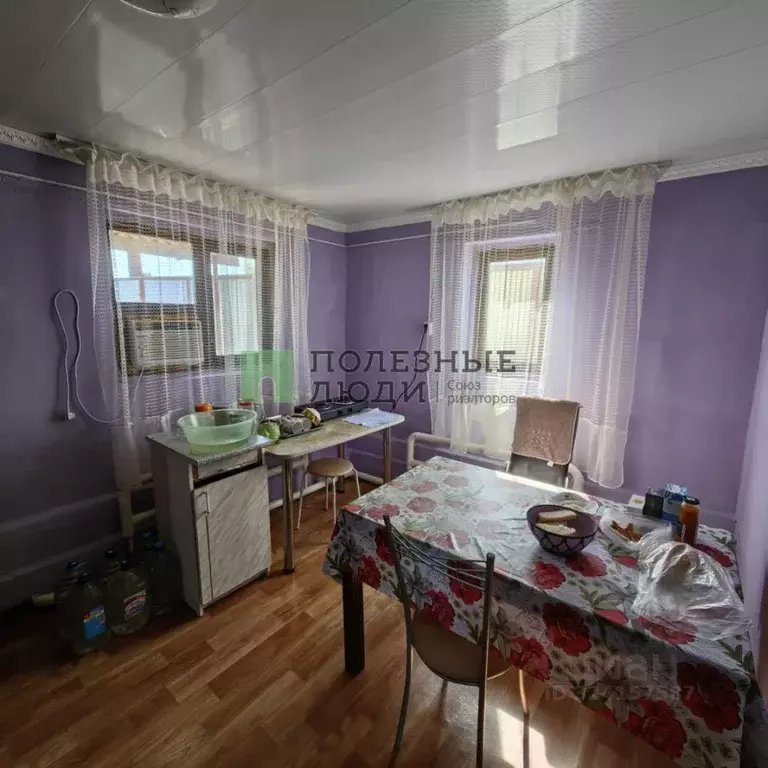 Дом в Астраханская область, Наримановский район, с. Старокучергановка ... - Фото 1