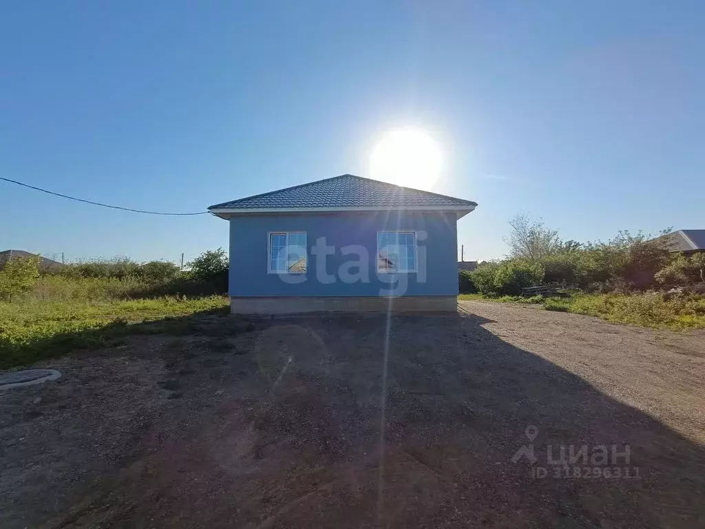 Дом в Оренбургская область, Оренбургский район, Весенний сельсовет, ... - Фото 1