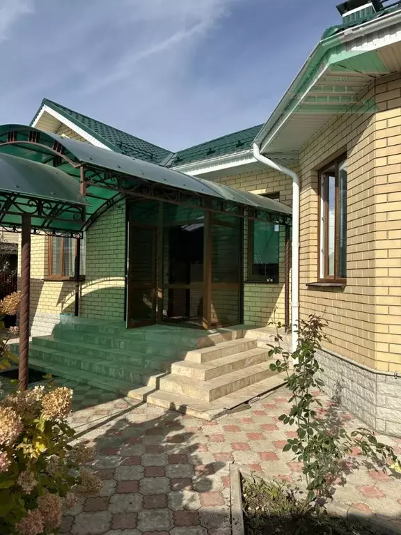 Дом в Оренбургская область, Оренбург ул. Ваана Теряна, 20А (144 м) - Фото 1