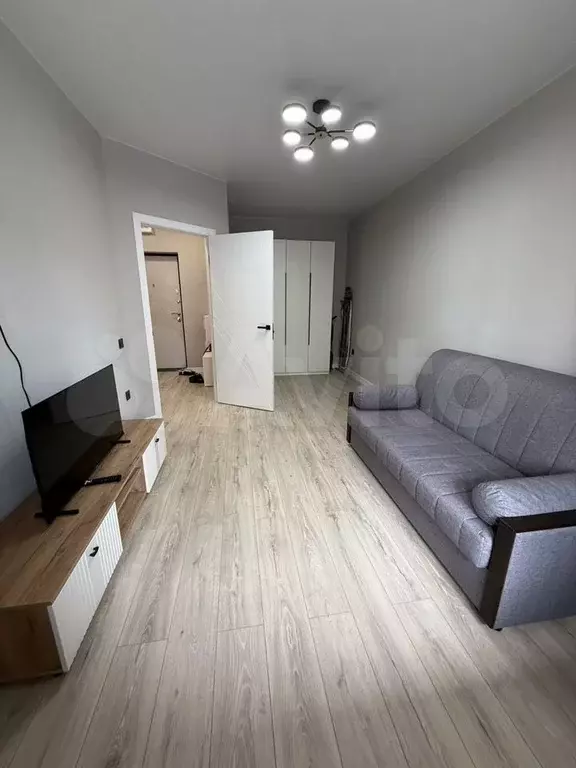 1-к. квартира, 40 м, 6/19 эт. - Фото 1