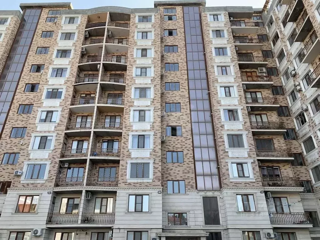 1-к кв. Дагестан, Махачкала ул. Абубакарова, 106к3 (80.0 м) - Фото 0