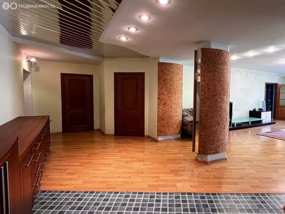 3-комнатная квартира: Барнаул, улица Попова, 113 (92.6 м) - Фото 2