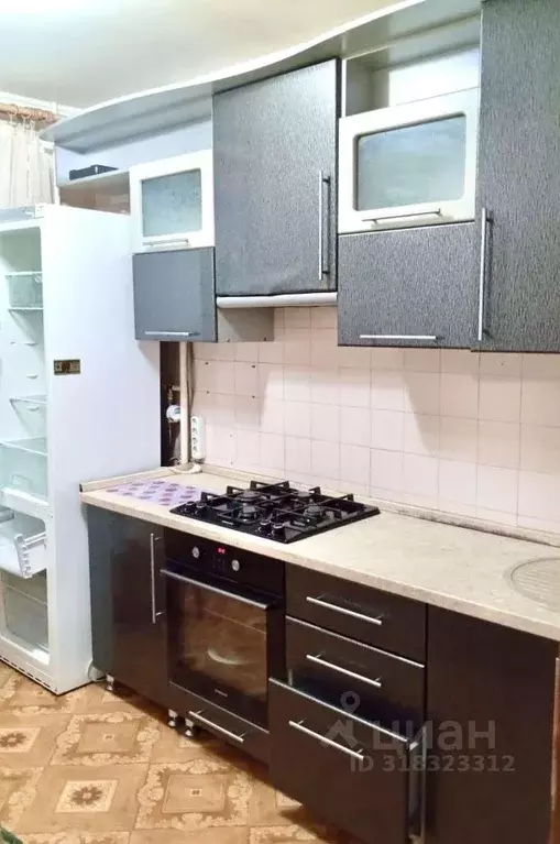 3-к кв. Белгородская область, Белгород ул. Буденного, 2 (61.6 м) - Фото 0