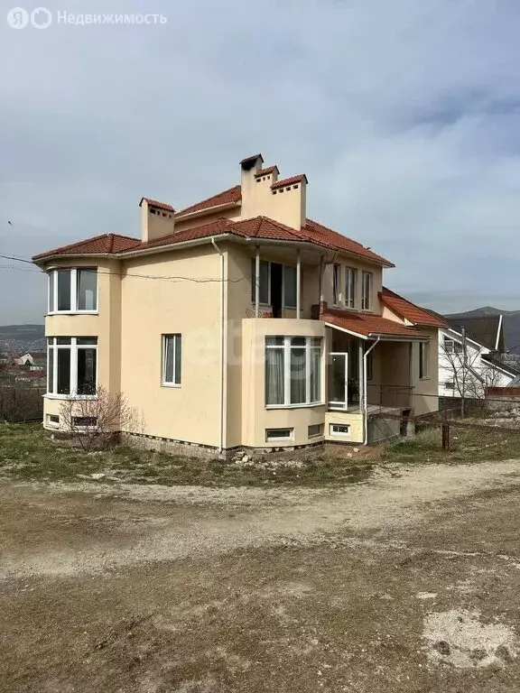 Дом в территория Цемдолина, Спортивная улица (492 м) - Фото 0