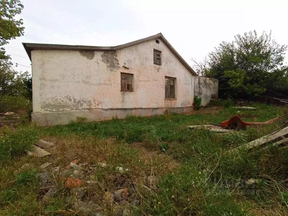 Дом в Крым, Сакский район, Митяевское с/пос, с. Листовое ул. ... - Фото 2