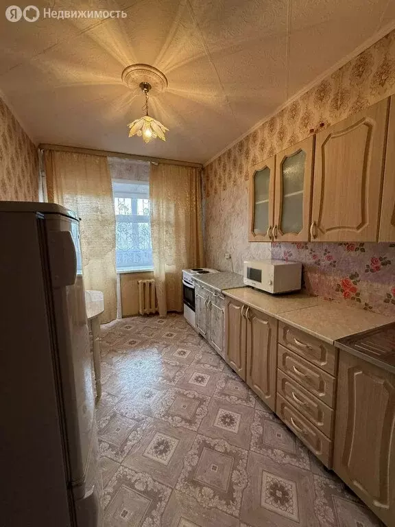 3-комнатная квартира: посёлок городского типа Новокручининский, ... - Фото 1