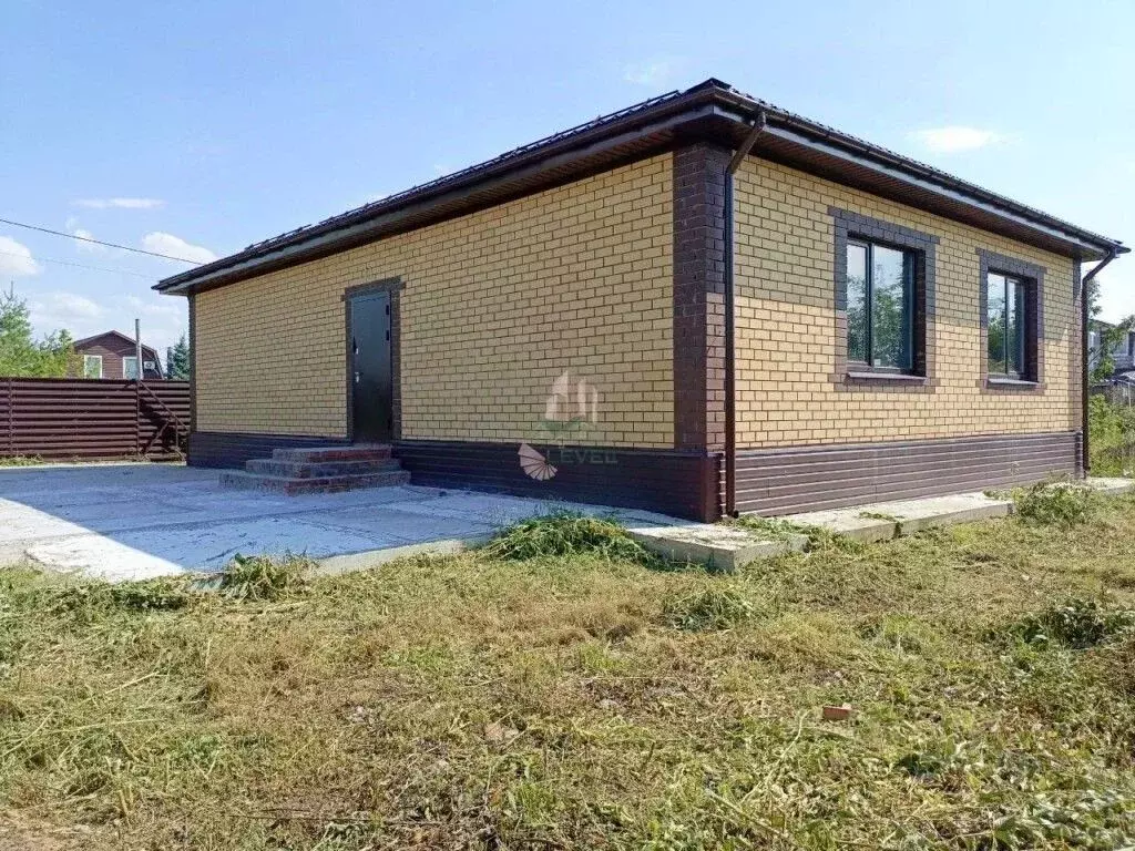 Дом в Саратовская область, Энгельсский район, Красноярское ... - Фото 1