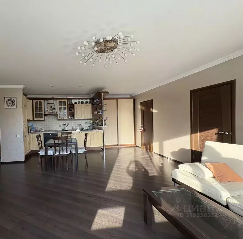 2-к кв. Свердловская область, Екатеринбург ул. Бажова, 138 (77.1 м) - Фото 1