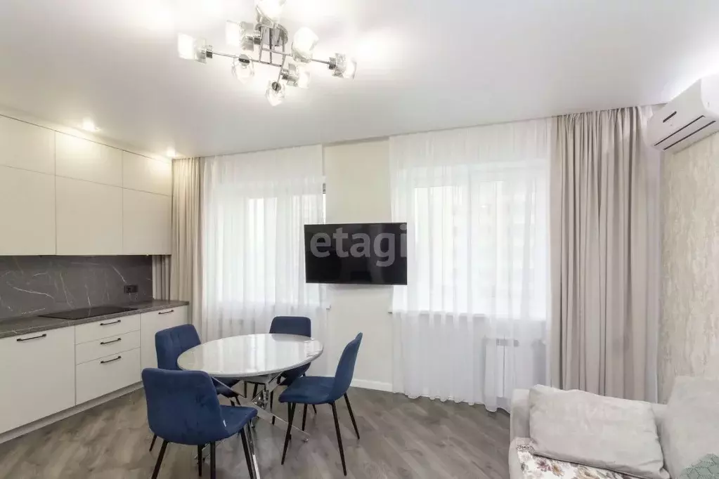 2-к кв. Тюменская область, Тюмень ул. Мельникайте, 34к1 (72.0 м) - Фото 1