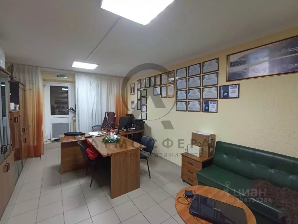 Офис в Краснодарский край, Туапсе ул. Галины Петровой (121 м) - Фото 2