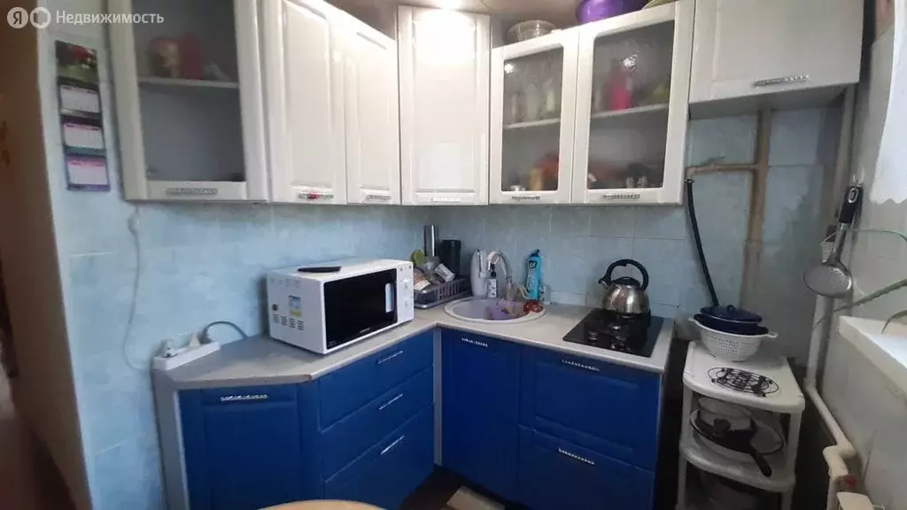 3-комнатная квартира: Первоуральск, улица Ватутина, 63 (57 м) - Фото 0