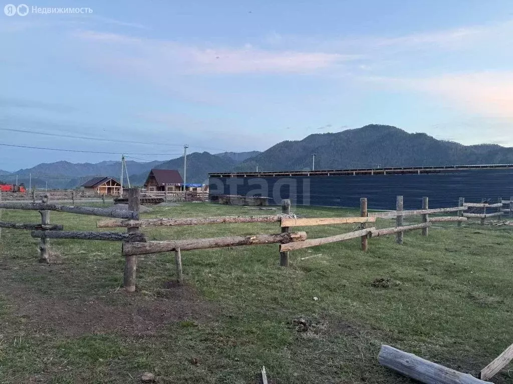 Участок в село Чемал, улица В.П. Труфанова (12 м) - Фото 0
