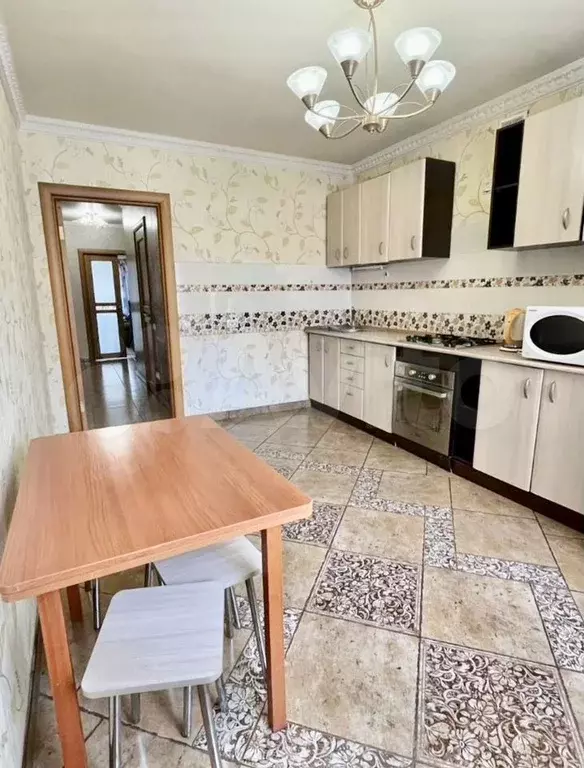 3-к. квартира, 90 м, 3/9 эт. - Фото 0