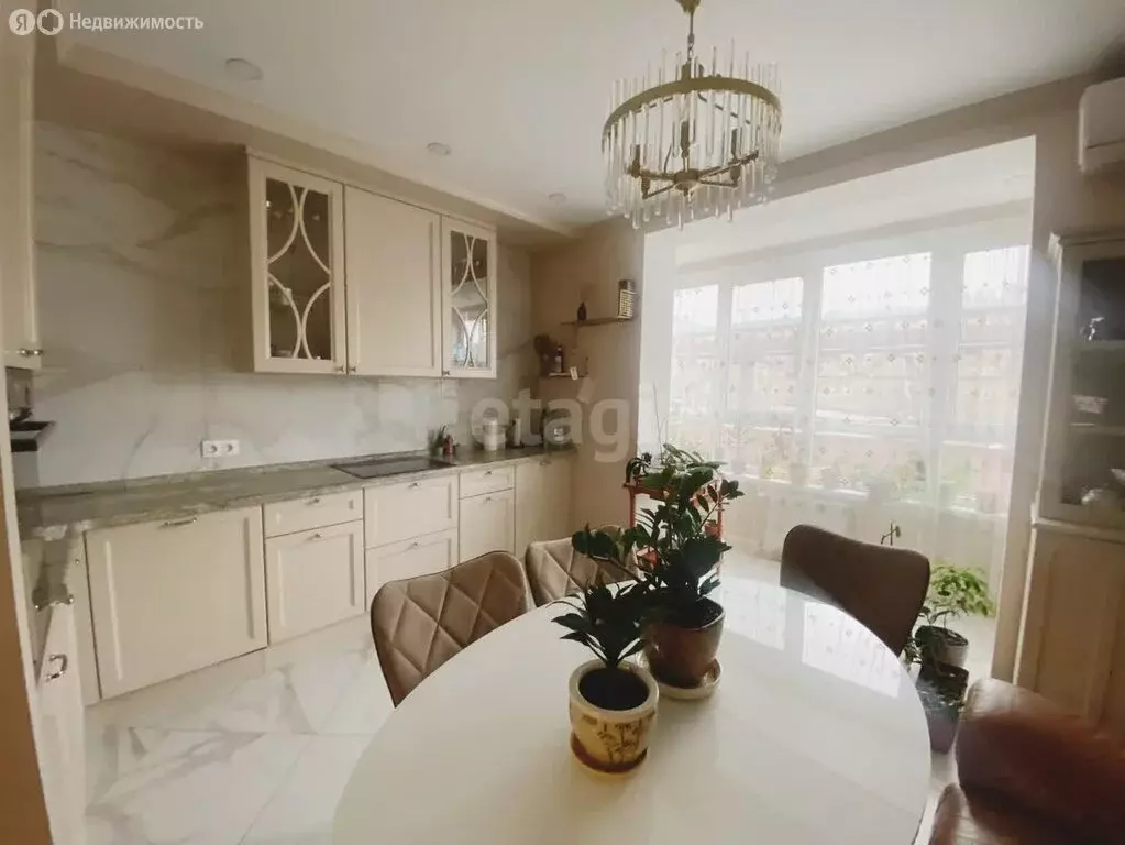 3-комнатная квартира: Краснодар, Гаражная улица, 107 (110 м) - Фото 1
