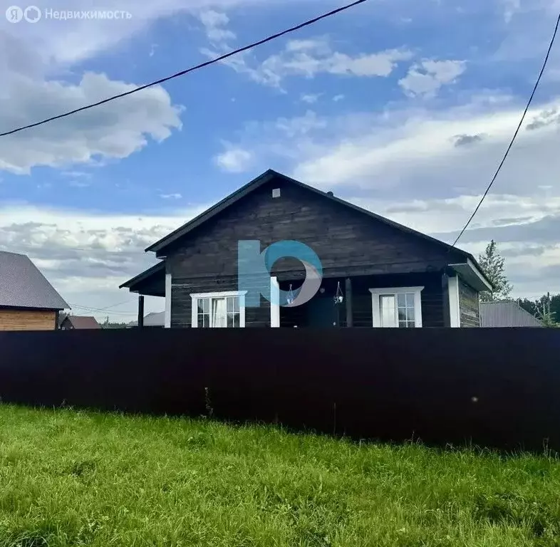 Дом в село Иглино, Алтайская улица, 9 (90 м) - Фото 1