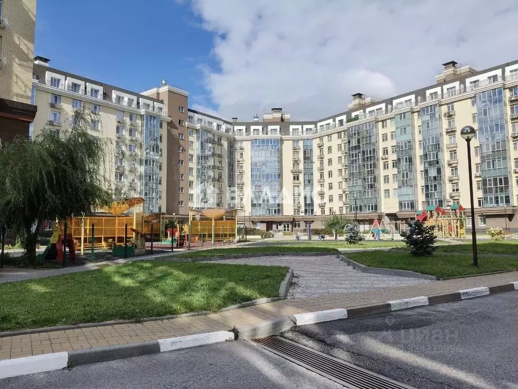 1-к кв. Белгородская область, Белгород Харьковская ул., 3 (51.6 м) - Фото 1