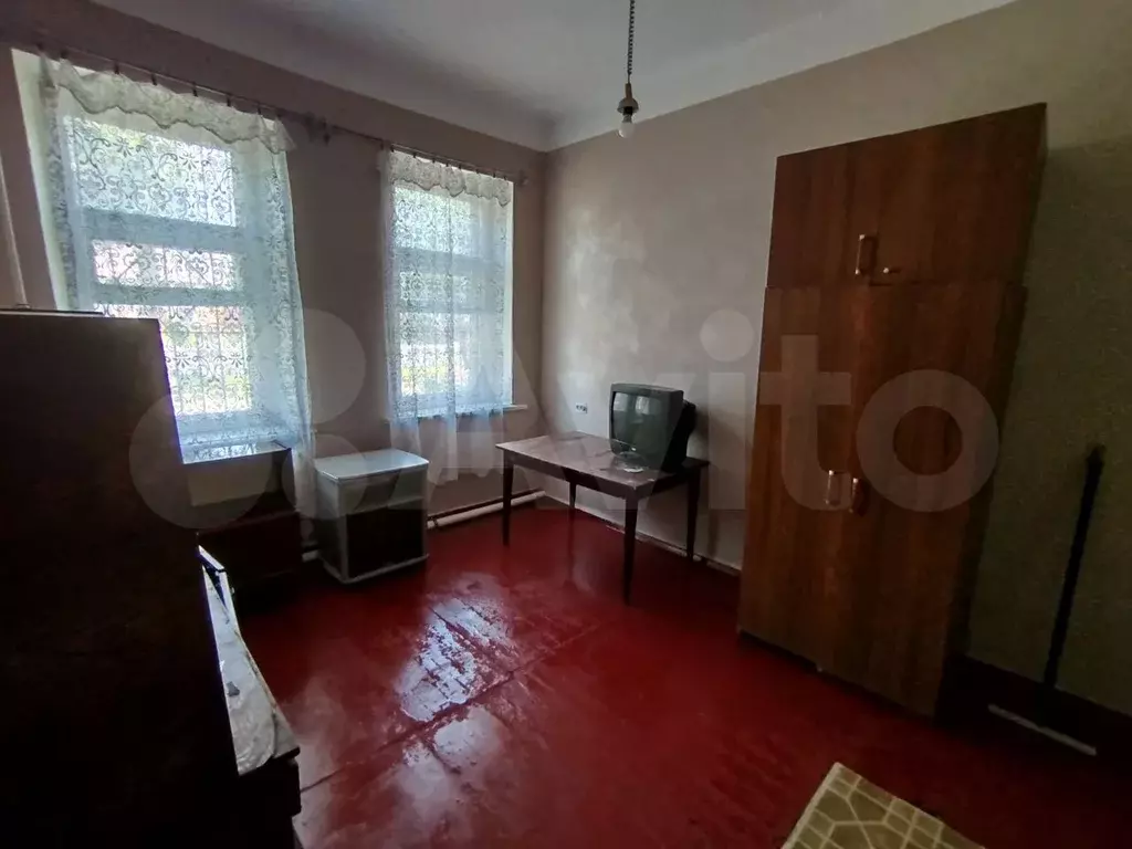 Комната 14 м в 8-к., 1/2 эт. - Фото 0