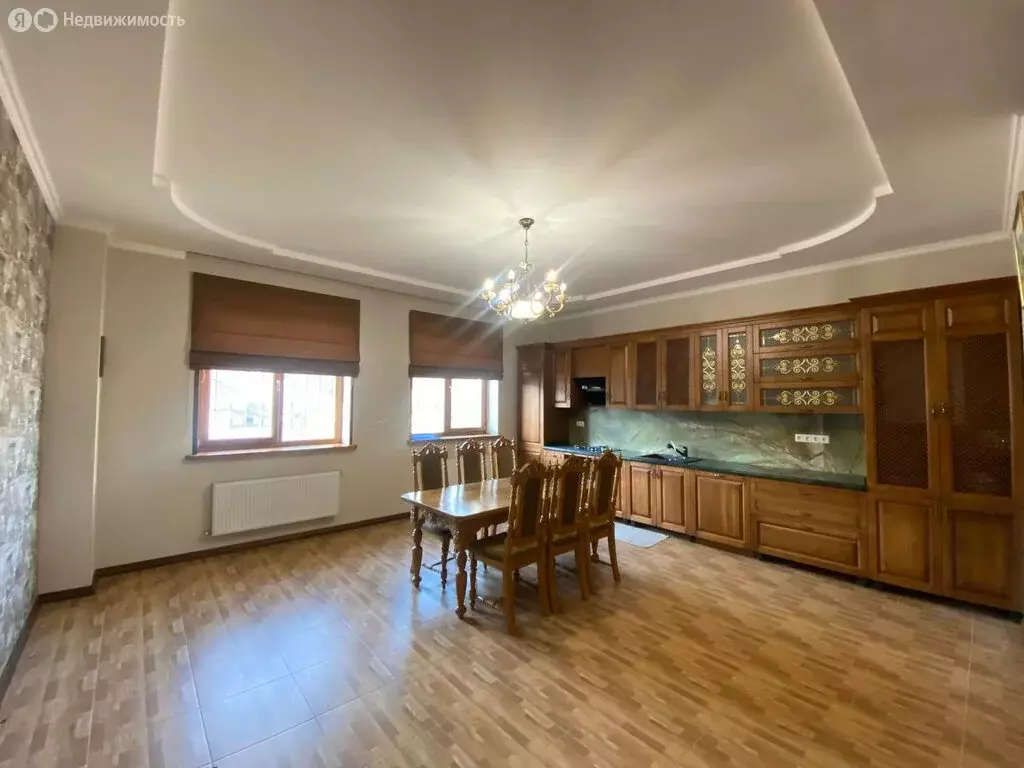 Дом в Симферополь, улица Воровского, 49 (498 м) - Фото 1