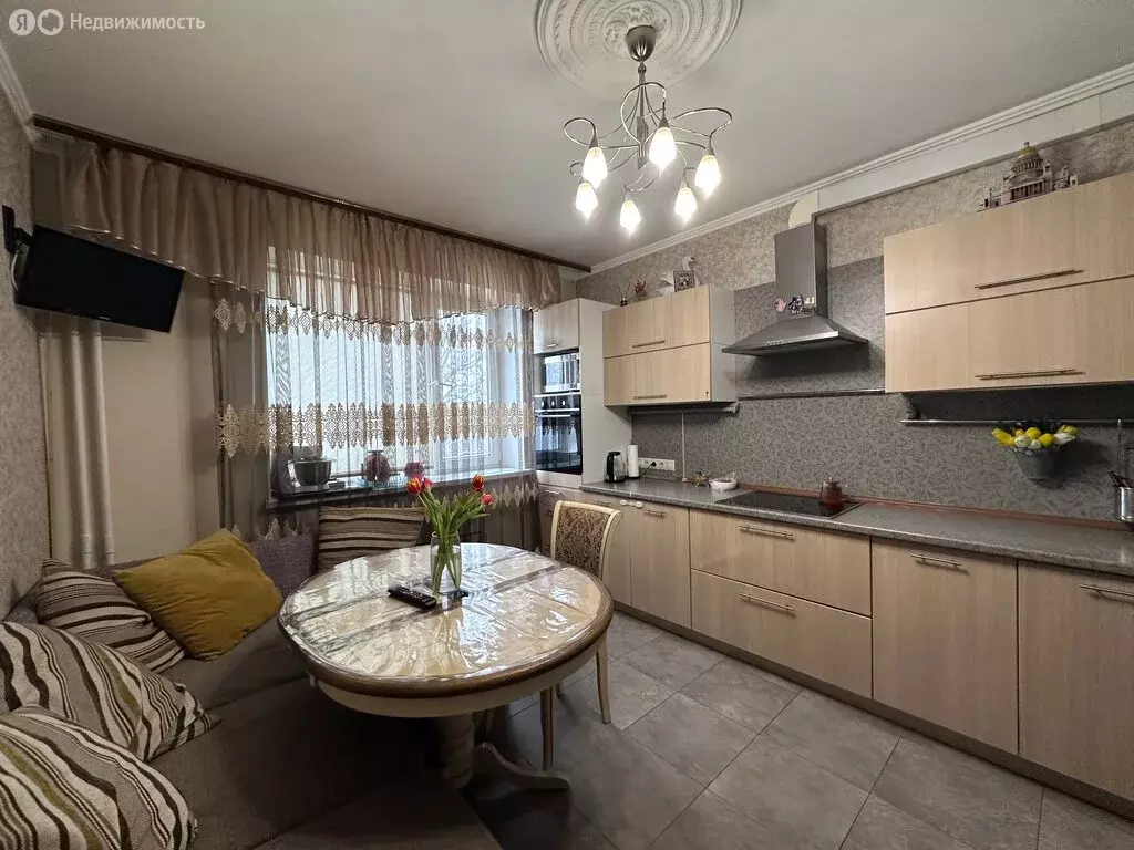 2-комнатная квартира: посёлок городского типа Свердловский, улица ... - Фото 2