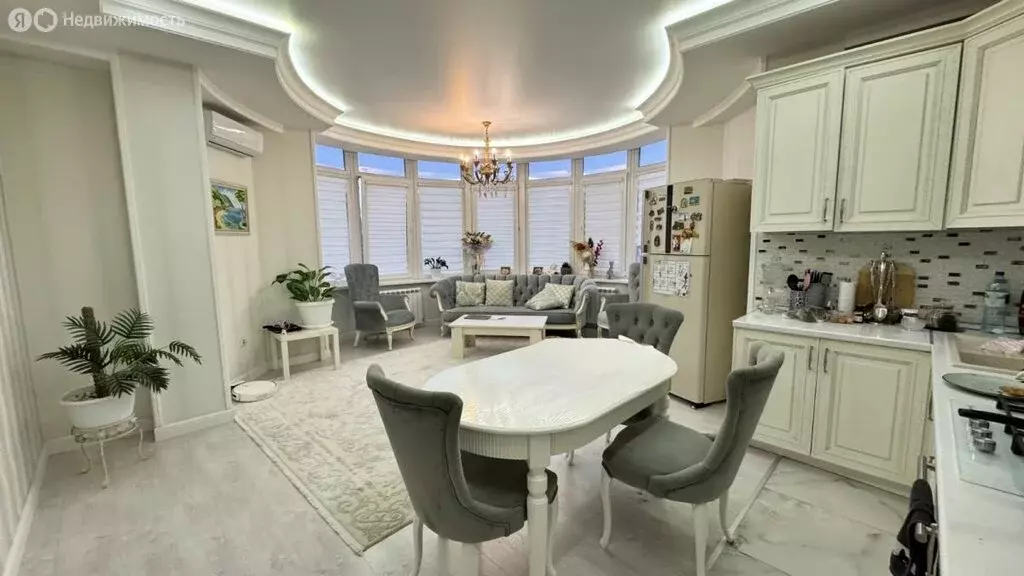 2-комнатная квартира: Махачкала, улица Устарбекова, 6 (82 м) - Фото 1