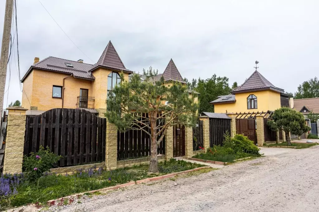 Дом в Ленинградская область, Всеволожск Петровская ул., 20 (290 м) - Фото 1