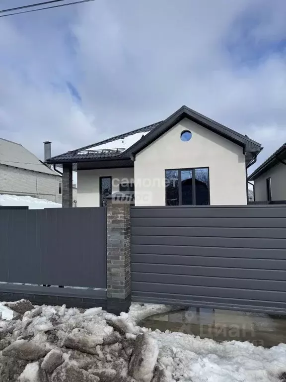 Дом в Курская область, Курск ул. 1-я Сиреневая, 6 (176 м) - Фото 1