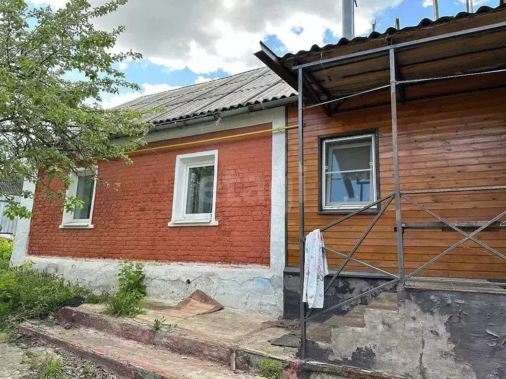 Дом в Тульская область, Суворов Почтовая ул., 1 (64 м) - Фото 0