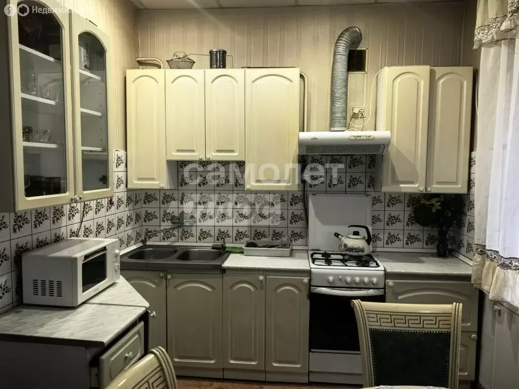 4-комнатная квартира: Волгоград, улица КИМ, 16 (100 м) - Фото 1