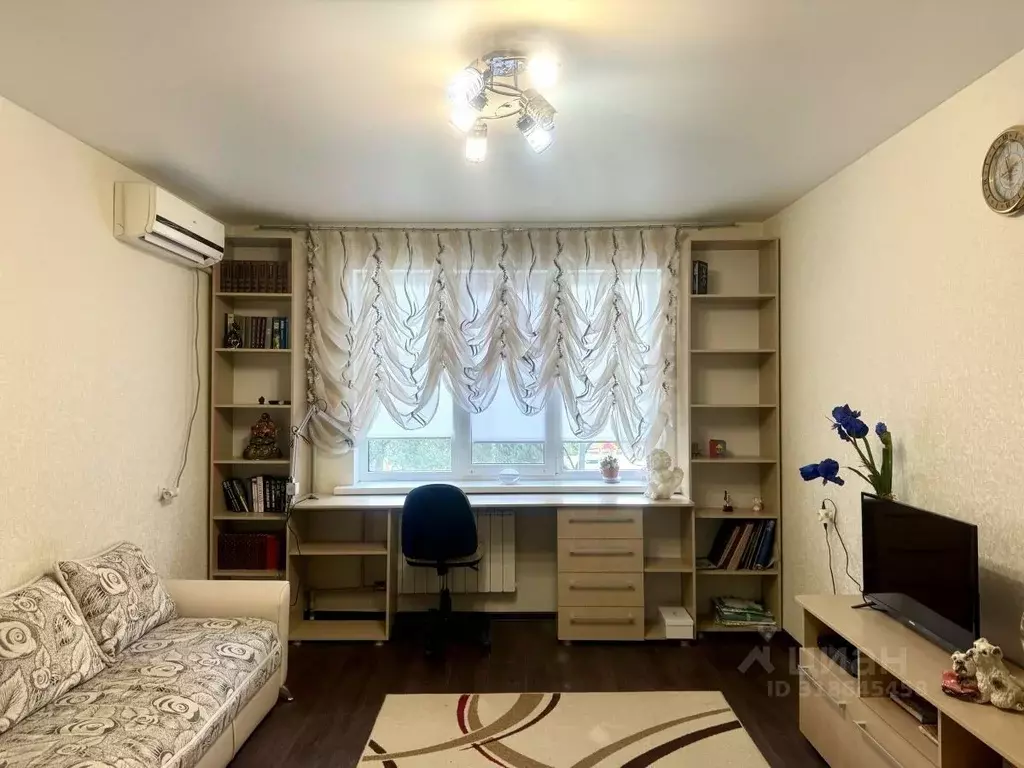 3-к кв. Волгоградская область, Волгоград ул. Одоевского, 52 (64.4 м) - Фото 0