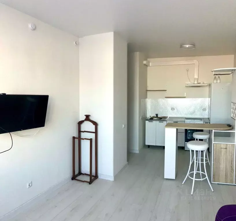 Студия Тюменская область, Тюмень ул. Алматинская, 6 (30.0 м) - Фото 1