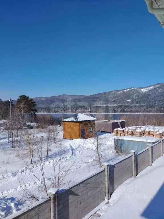 Дом в Красноярский край, Дивногорск городской округ, с. Овсянка ул. ... - Фото 1