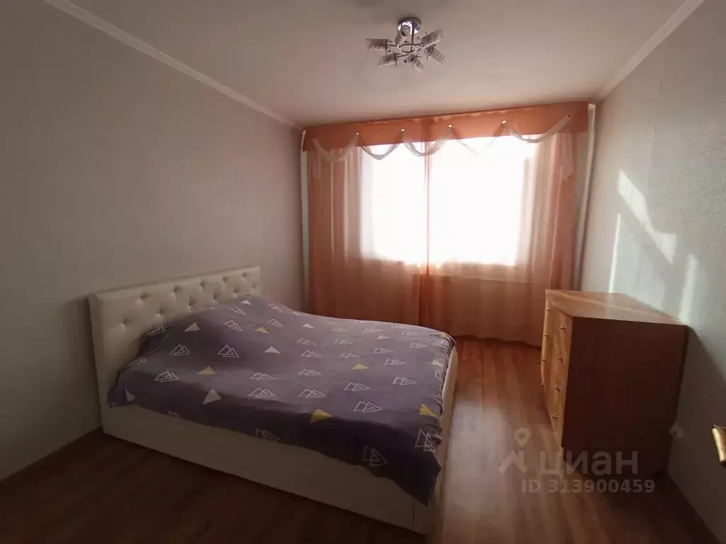 2-к кв. Оренбургская область, Оренбург Салмышская ул., 72 (60.0 м) - Фото 0