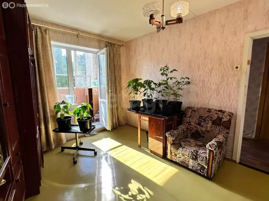 5-комнатная квартира: Нижний Тагил, улица Калинина, 117 (85.4 м) - Фото 0