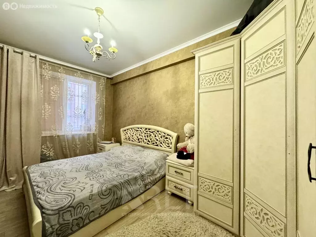 2-комнатная квартира: Махачкала, улица Тулпара Мусалаева, 16А (70 м) - Фото 0