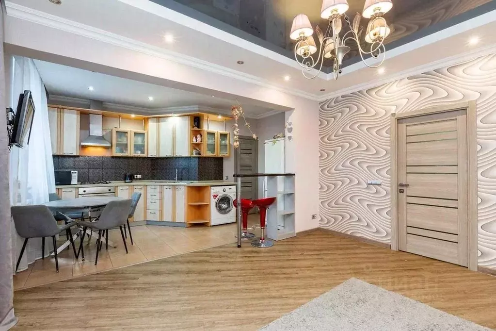 3-к кв. Свердловская область, Екатеринбург ул. Первомайская, 63 (85.3 ... - Фото 1