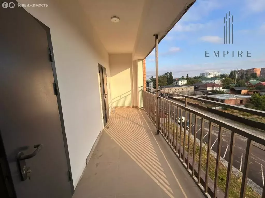 1-комнатная квартира: Грозный, улица Каменщиков, 16 (56.3 м) - Фото 0