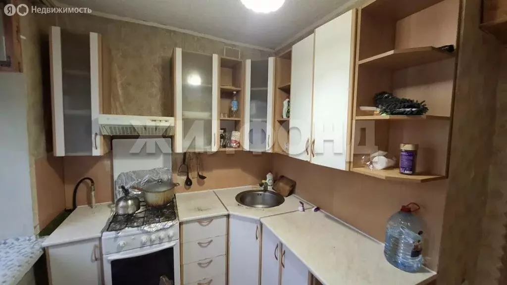 3-комнатная квартира: Верхняя Салда, улица Рабочей Молодёжи, 9 (62.5 ... - Фото 1