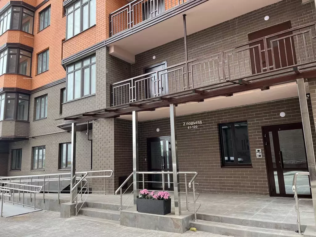 Продаётся 2-к квартира, 70.4 м - Фото 0
