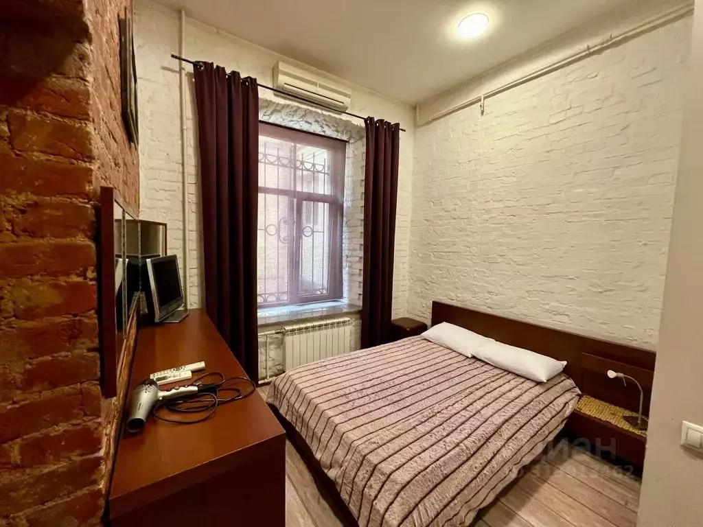 Комната Санкт-Петербург 2-я Васильевского острова линия, 31 - Фото 1