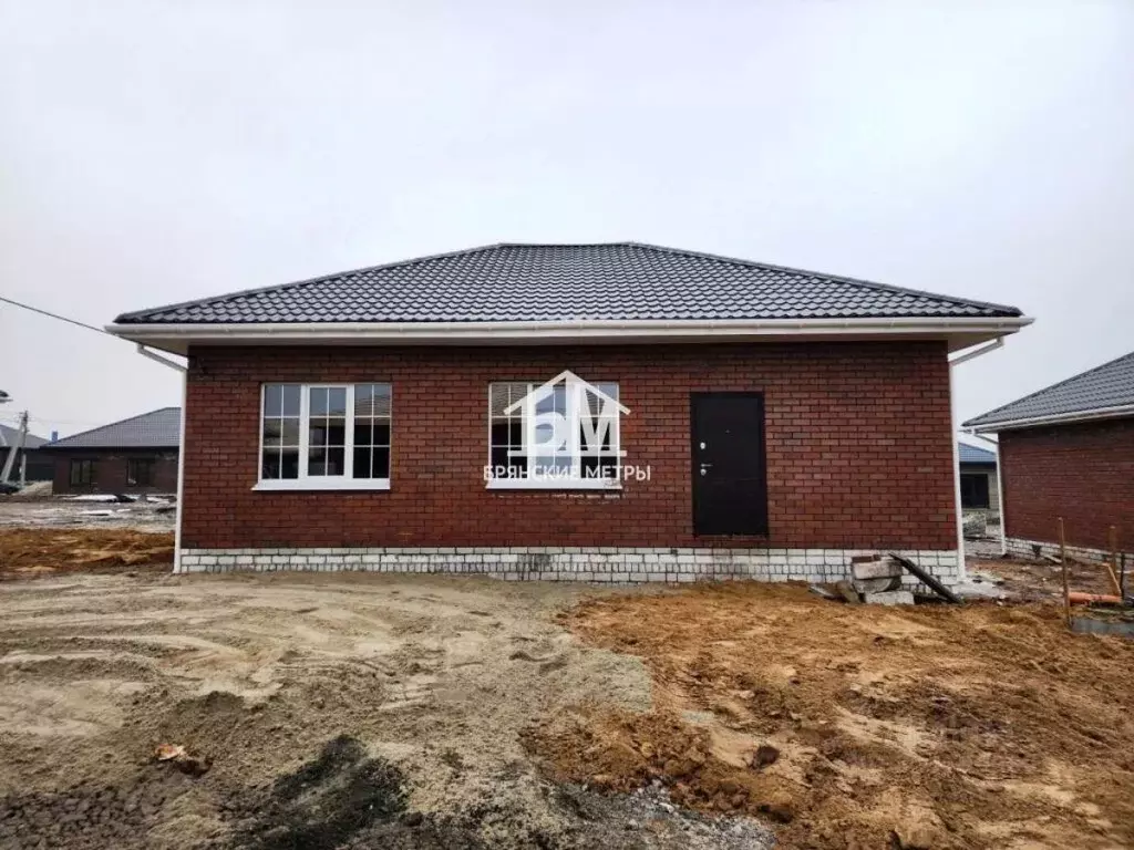 Дом в Брянская область, Брянский район, Отрадненское с/пос, с. ... - Фото 1