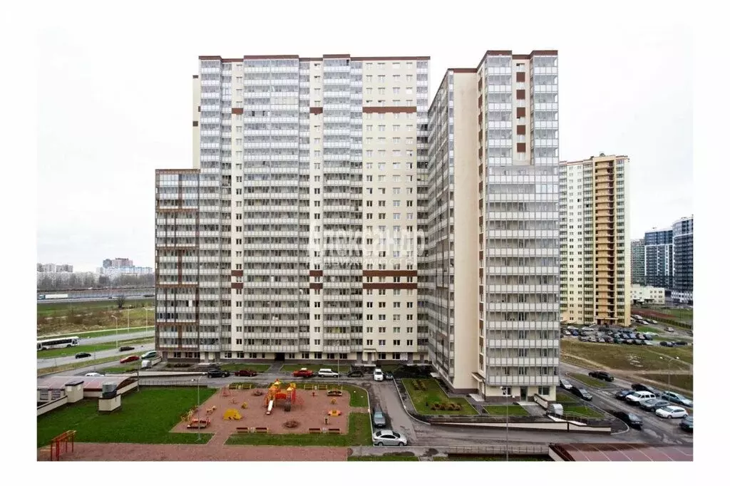 3-комнатная квартира: Мурино, Охтинская аллея, 12 (69.9 м) - Фото 0