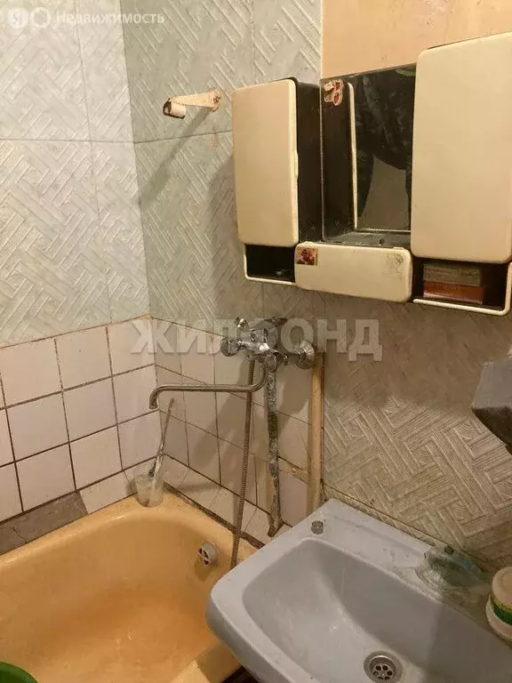 3-комнатная квартира: Новосибирск, Северо-Чемской жилмассив, улица ... - Фото 2