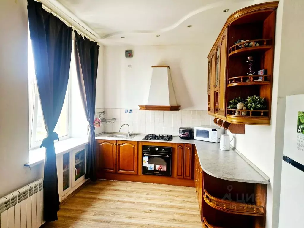 3-к кв. Омская область, Омск ул. Пушкина, 76 (82.0 м) - Фото 2