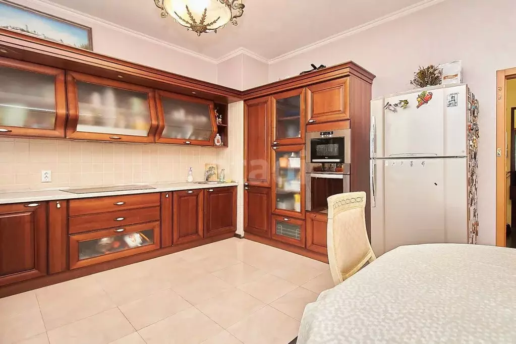 4-к кв. Тюменская область, Тюмень ул. Республики, 171к2 (176.5 м) - Фото 1