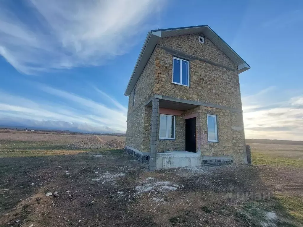 Дом в Крым, Бахчисарайский район, с. Ароматное ул. Юбилейная, 4 (87 м) - Фото 1