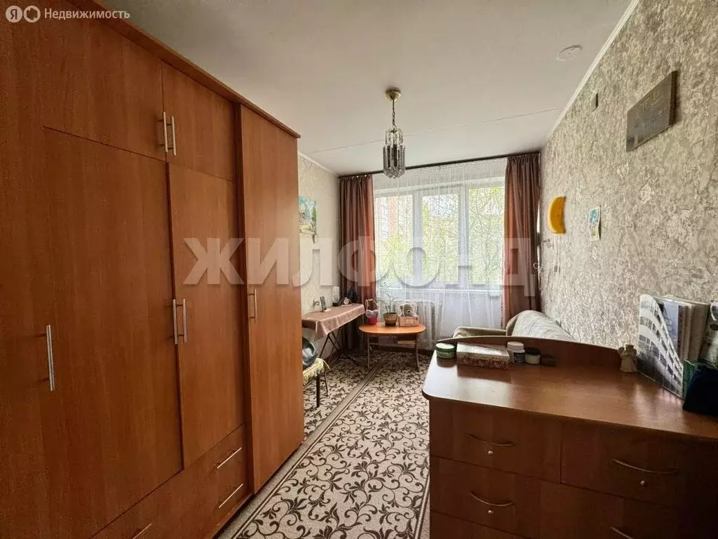 3-комнатная квартира: Новосибирск, улица Молодости, 48 (56.4 м) - Фото 1
